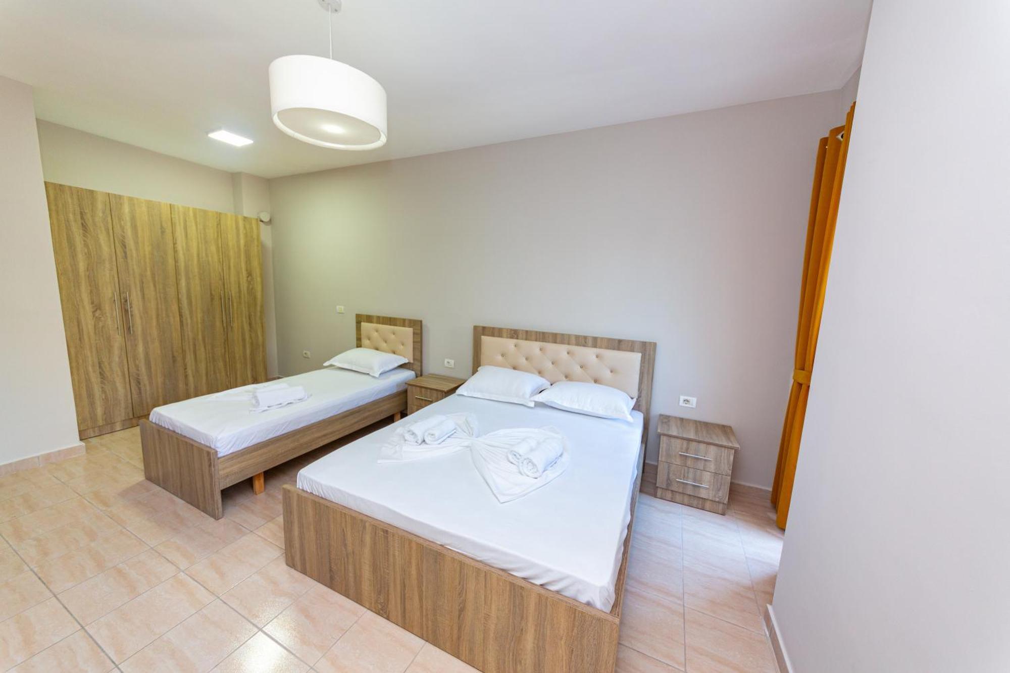 Ponari S Hotel Kryemëdhej Habitación foto